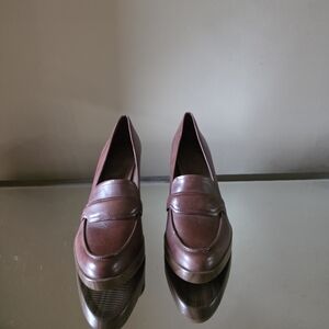 Naturalizer Brown Flats Sleek Design